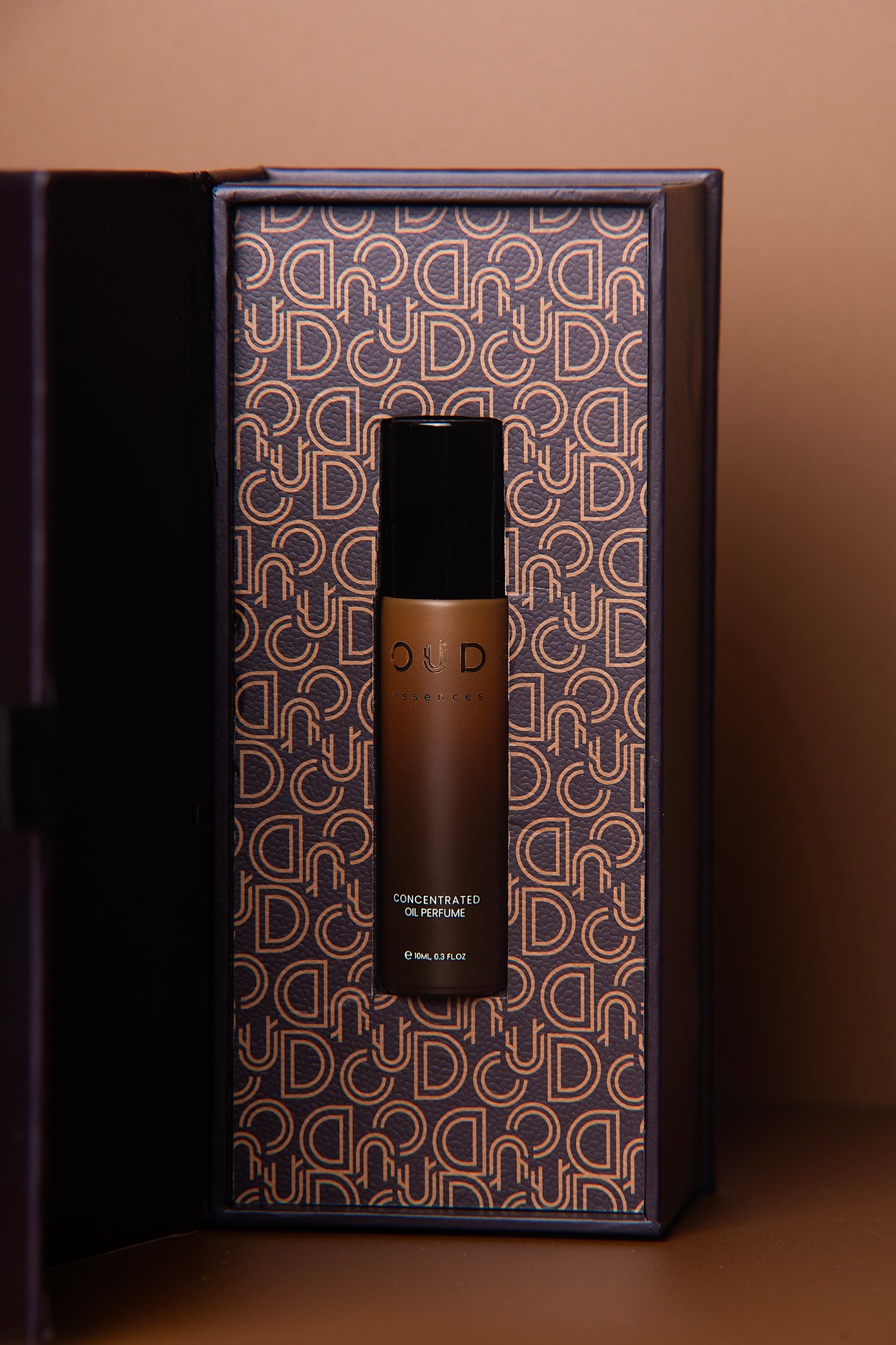 Oud essences Roll on perfume